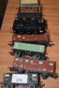 00 gauge model railway, Hornby and other plastic bodied items to include shunter and six various