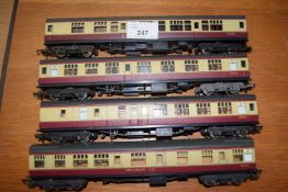 Lima Italy four various plastic bodied carriages and restaurant car Nos M34628 (x 2), M34376 and