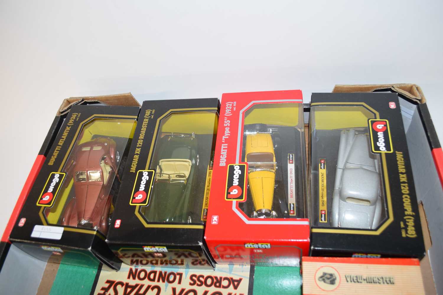 Mixed Lot comprising four boxed Burago Collectors toy cars to include Bugatti and Jaguar, together - Image 2 of 2
