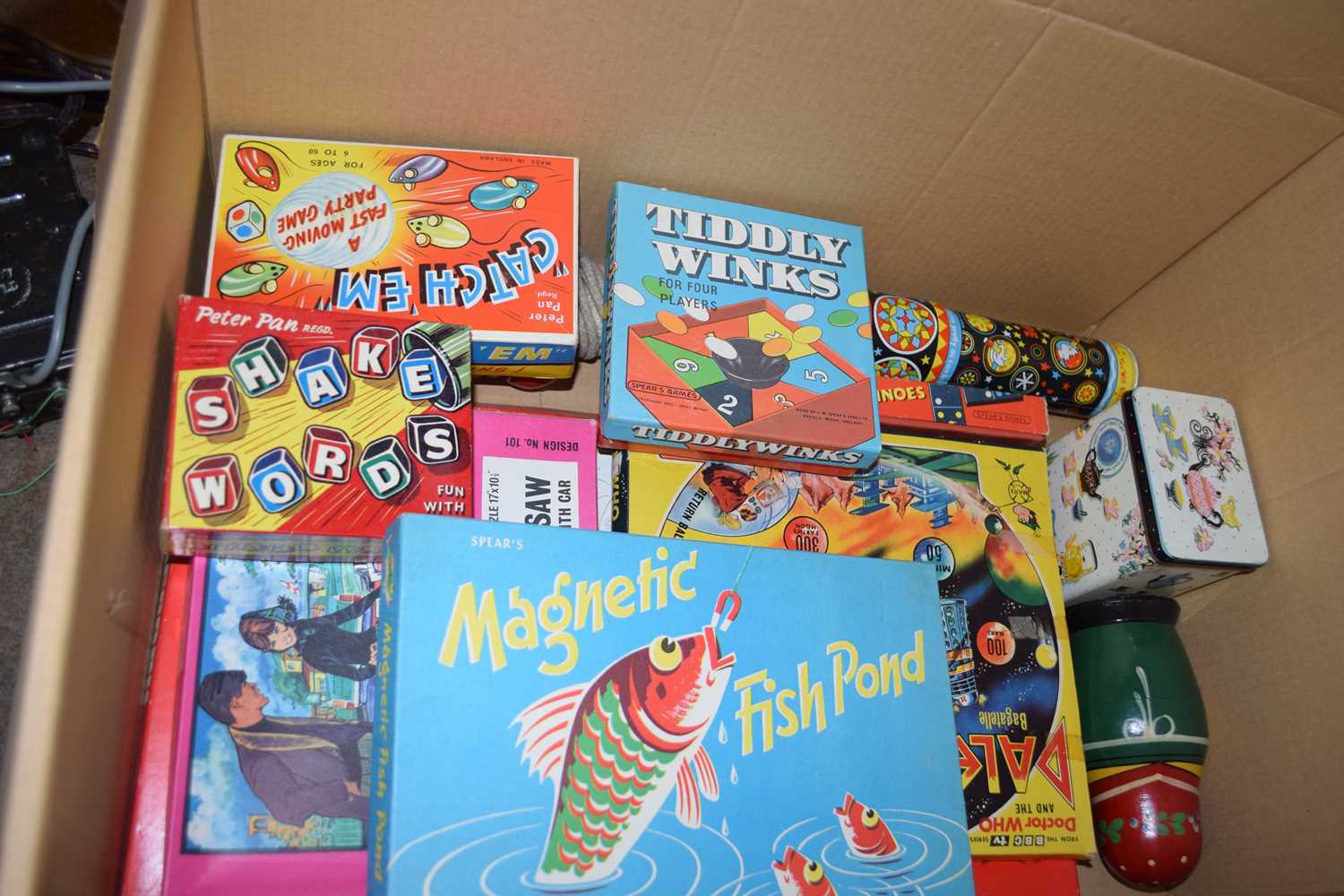 Box of mixed games to include magnetic fish pond, tiddlywinks plus a further jigsaw, Daleks, - Image 2 of 2