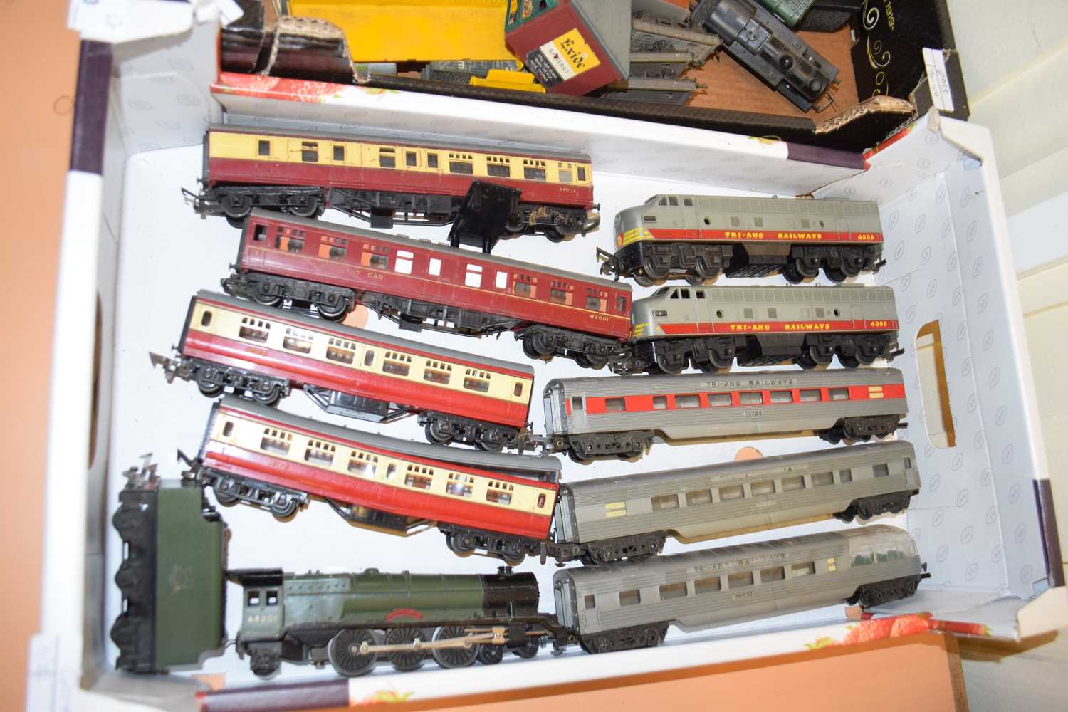 00 gauge model railway items to include various Tri-ang locomotives, wagons, carriages, associated - Image 2 of 3