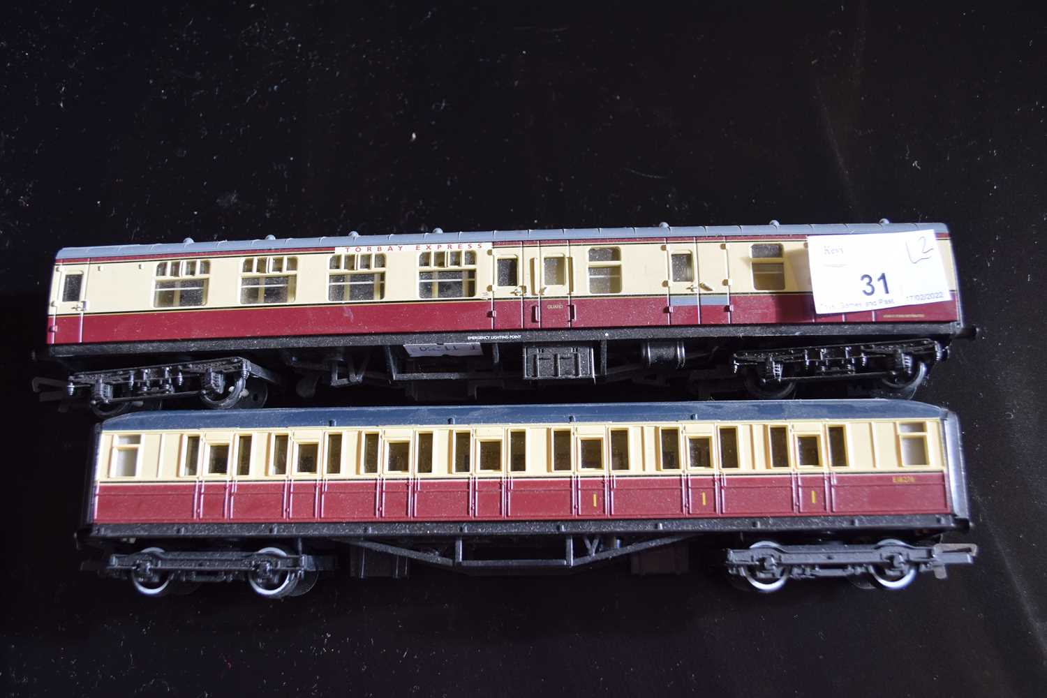 Two Hornby 00 gauge plastic carriages, unboxed