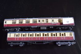 Two Hornby 00 gauge plastic carriages, unboxed