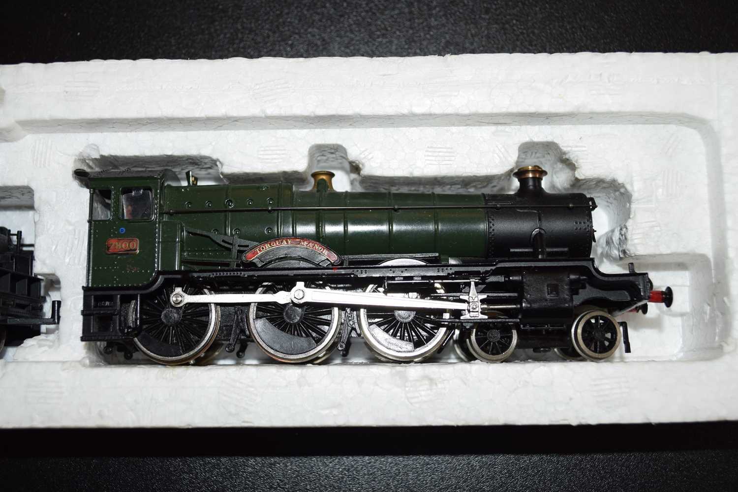 Mainline Railways 00 gauge locomotive, 'Torquay Manor' with GWR tender, boxed - Image 3 of 3