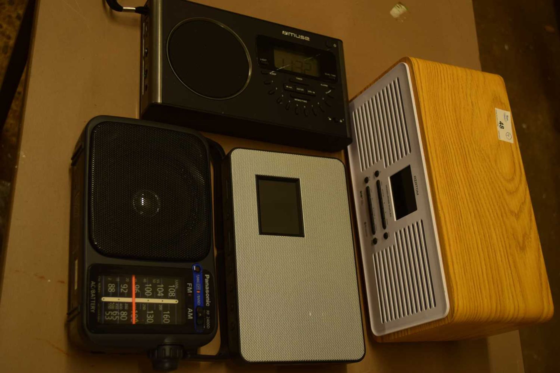 MIXED LOT: 4 RADIOS TO INCLUDE:PANASONIC RF2400D 2 BAND (2018), MUSE 4 BAND PORTABLE PLL RADIO (