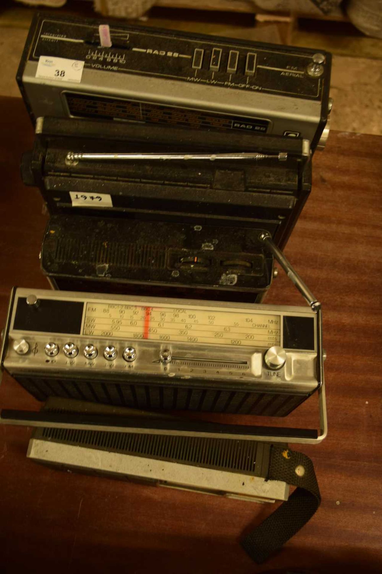 HITACHI TRANSISTOR RADIO KH-914 (1979), PHILIPS 162 (1978), FERGUSON 4 WAVEBAND (1978), SANYO RP