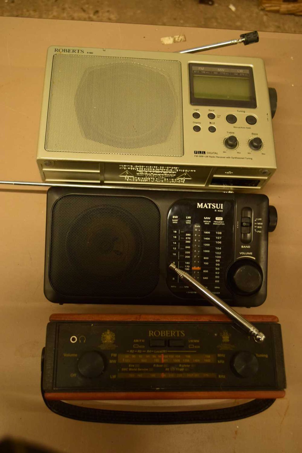 FREE POWER RADIO 96/6472 (1993), ROBERTS REVIVAL (1995), ROBERTS R983 (1999), MATUS R983 (1997) - Image 2 of 3