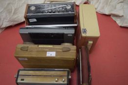 MIXED LOT: 6 RADIOS TO INCLUDE:GEC TRANSISTOR (1960), LLOYTRON 4 BAND PORTABLE RADIO WITH 2 WAY