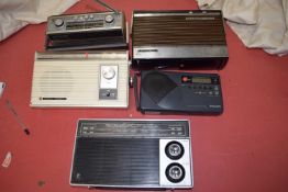 MIXED LOT: 5 RADIOS TO INCLUDE:GRUNDIG MUSIC BOY V101 (1970/71), PHILIPS (1971), NATIONAL