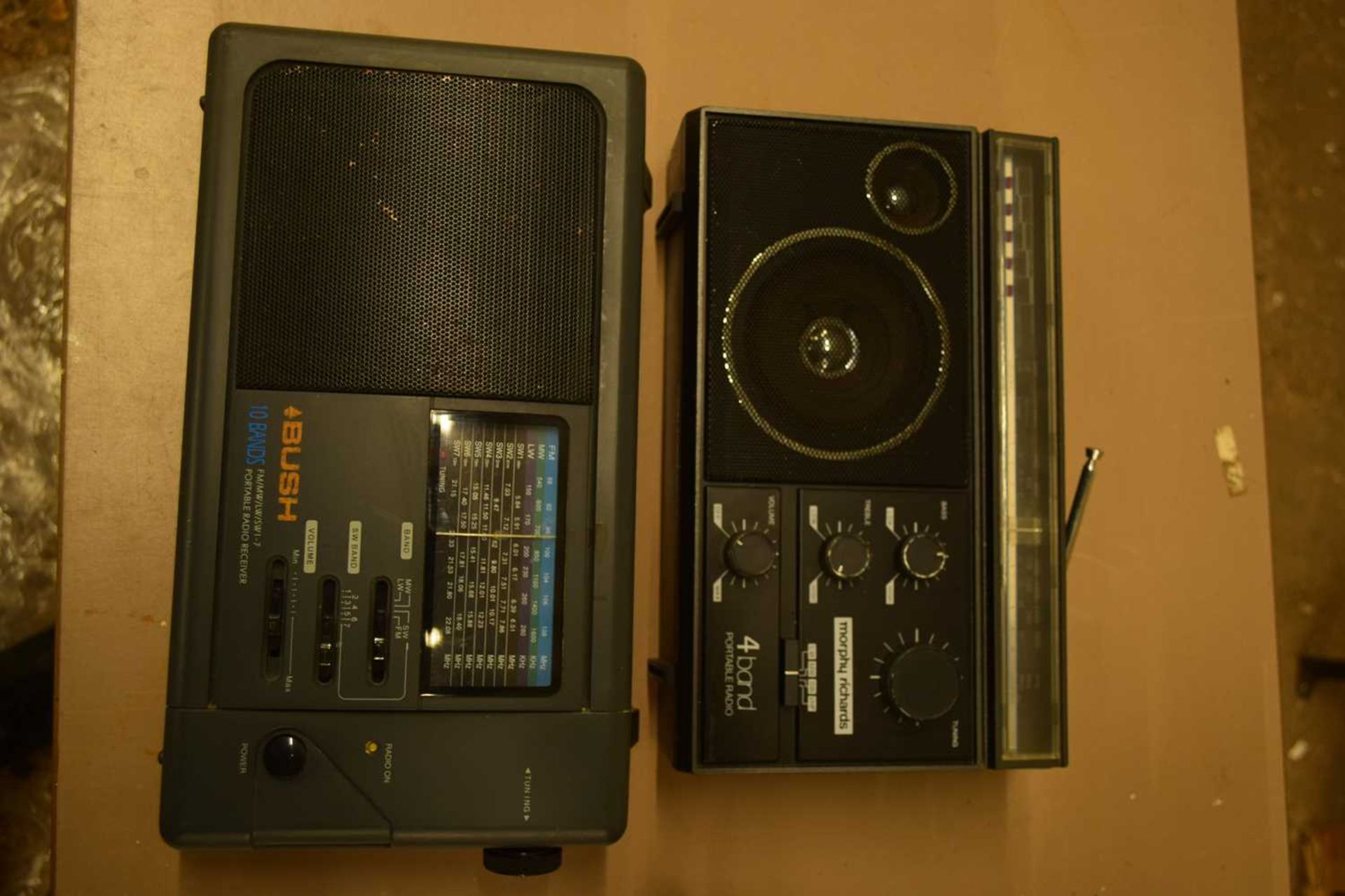 MIXED LOT: 5 RADIOS TO INCLUDE:MORPHY RICHARDS R165 4 BAND PORTABLE RADIO (1989), BUSH R661 10 - Image 2 of 5