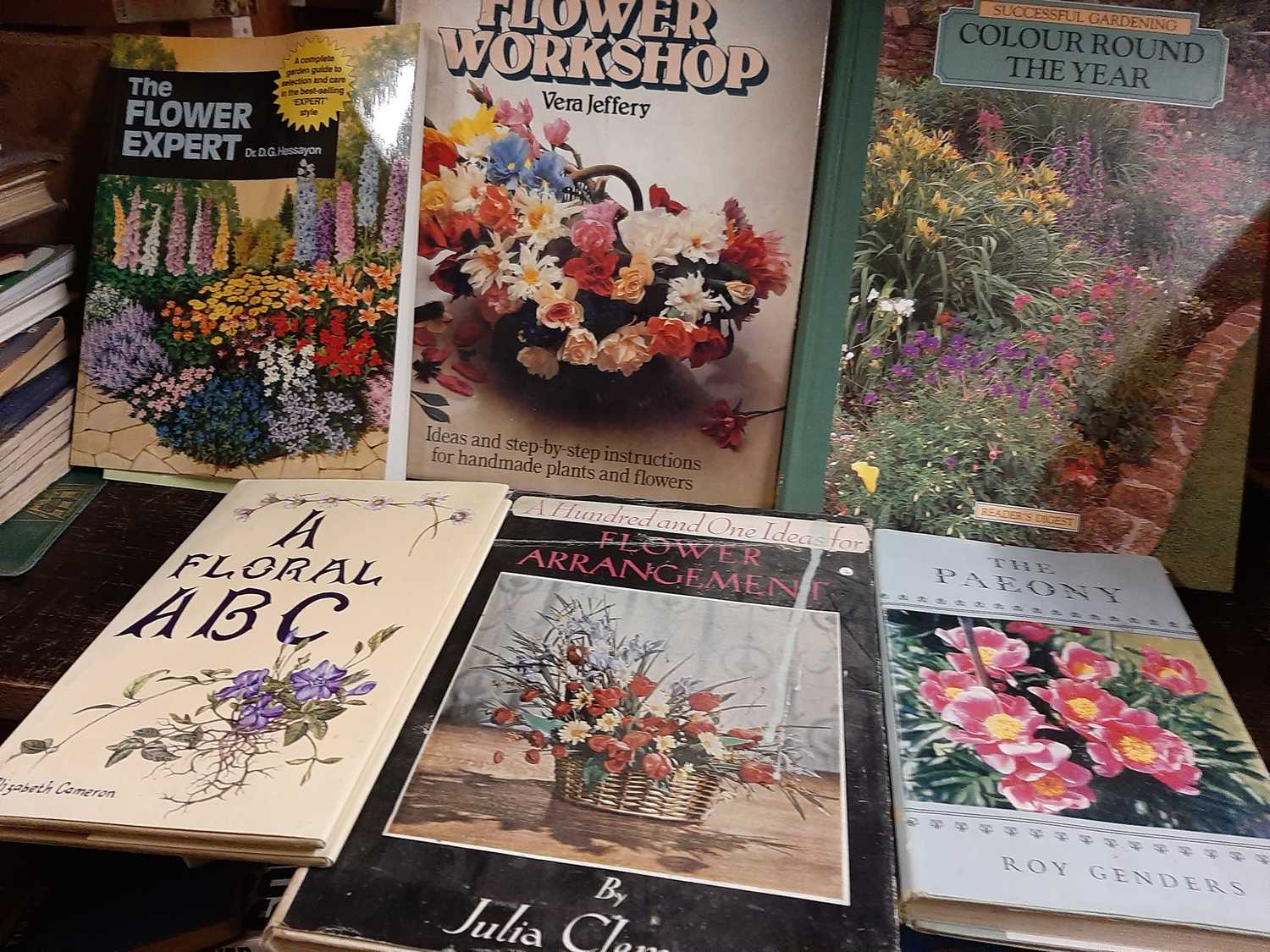 10 flower related/gardening books including Familiar with Wild Flowers [our ref: 593b] - Image 2 of 2