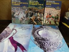 Box of 12 rugby titles to include Rothman's 1980s, and Rugger 1946 (368b)