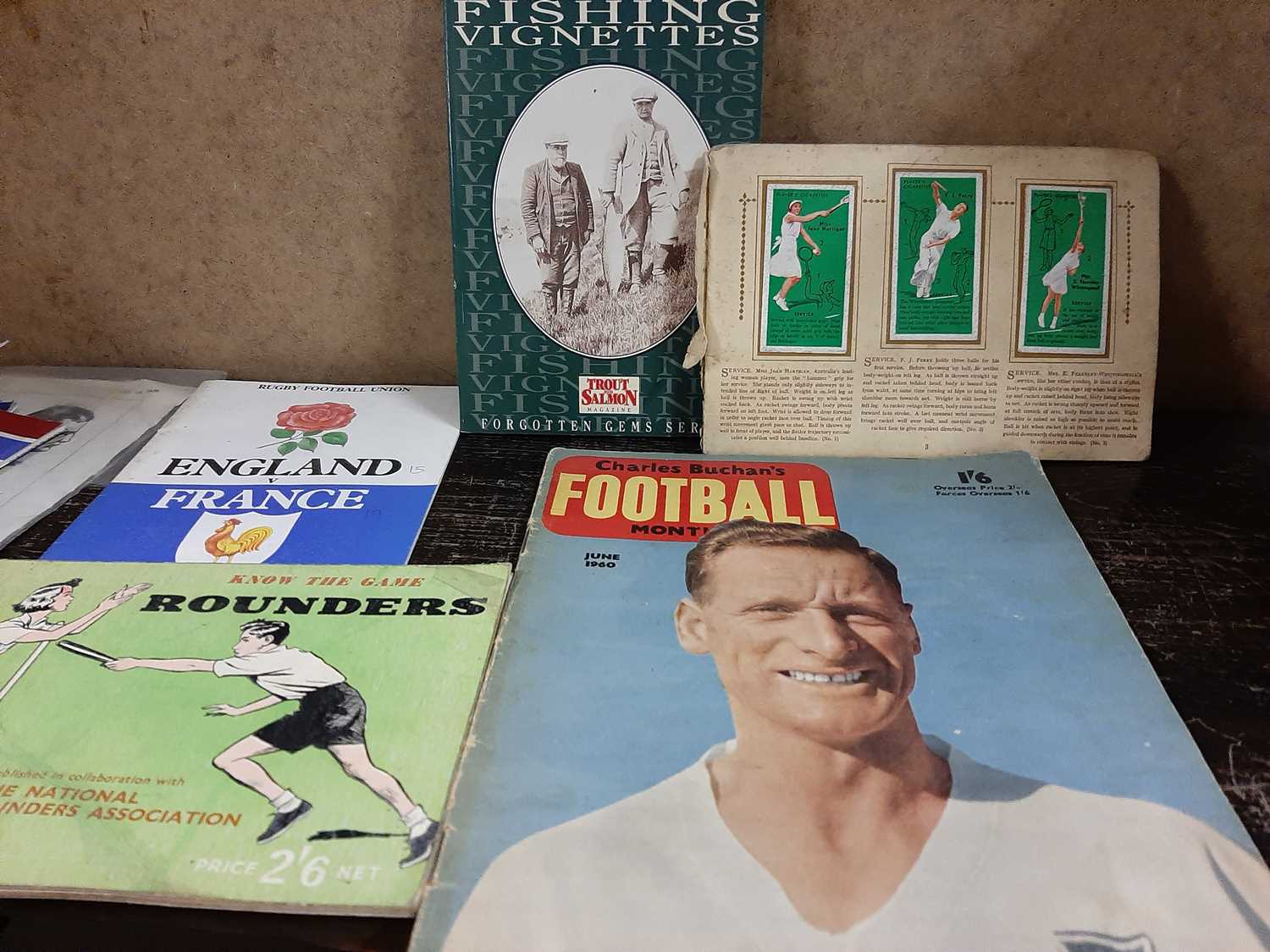 Box of sporting ephemera, approx 35 lots in total (232) - Image 4 of 5