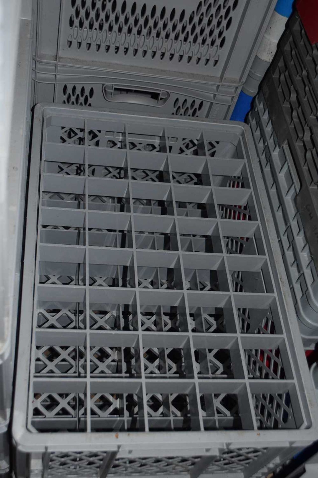 Twenty four grey stacking storage/transit crates for glass ware - Image 2 of 2