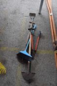 Mixed lot to include edgers, hoes, loppers etc
