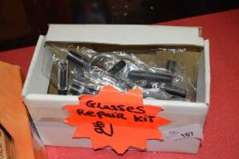 Quantity of glasses repair kits