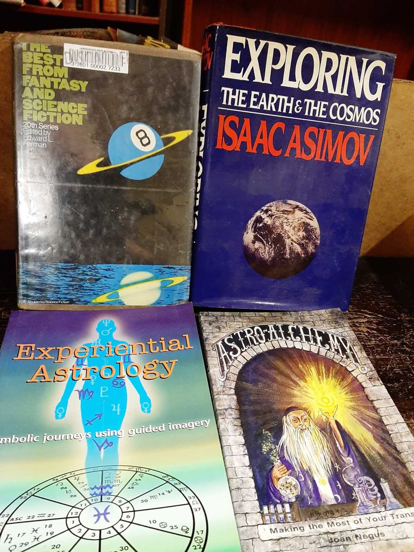 13 sci-fi/space books to include The Exploding Suns by Isaac Asimov, Great Science Fiction stories - Image 3 of 3