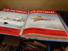 Box of approx 30 aviation books to include The Complete Book of Aviation 1935, plus a bound set of