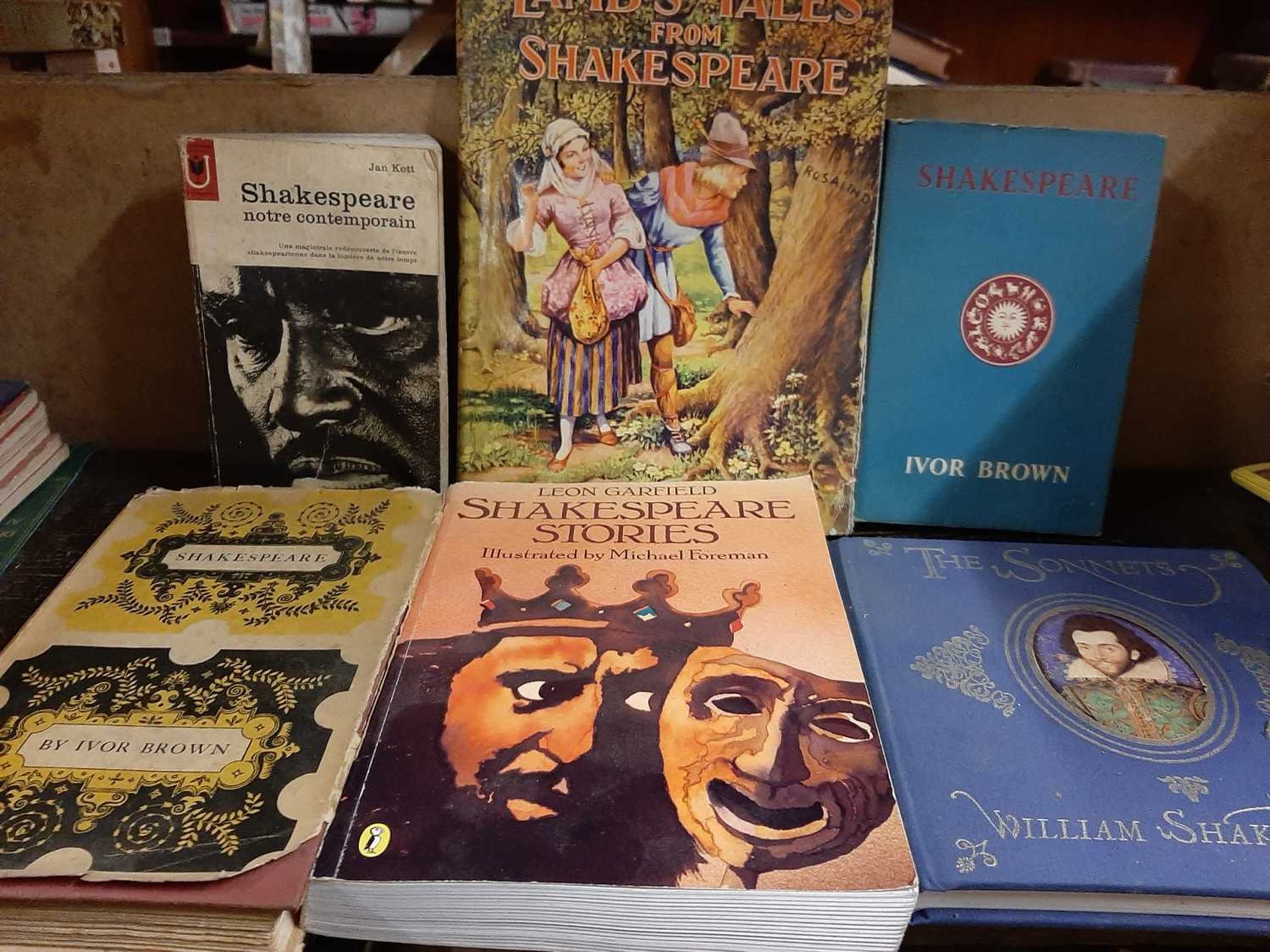 William Shakespeare collection variety of different books and ephemera (large qty) [our ref: 586] - Image 2 of 8