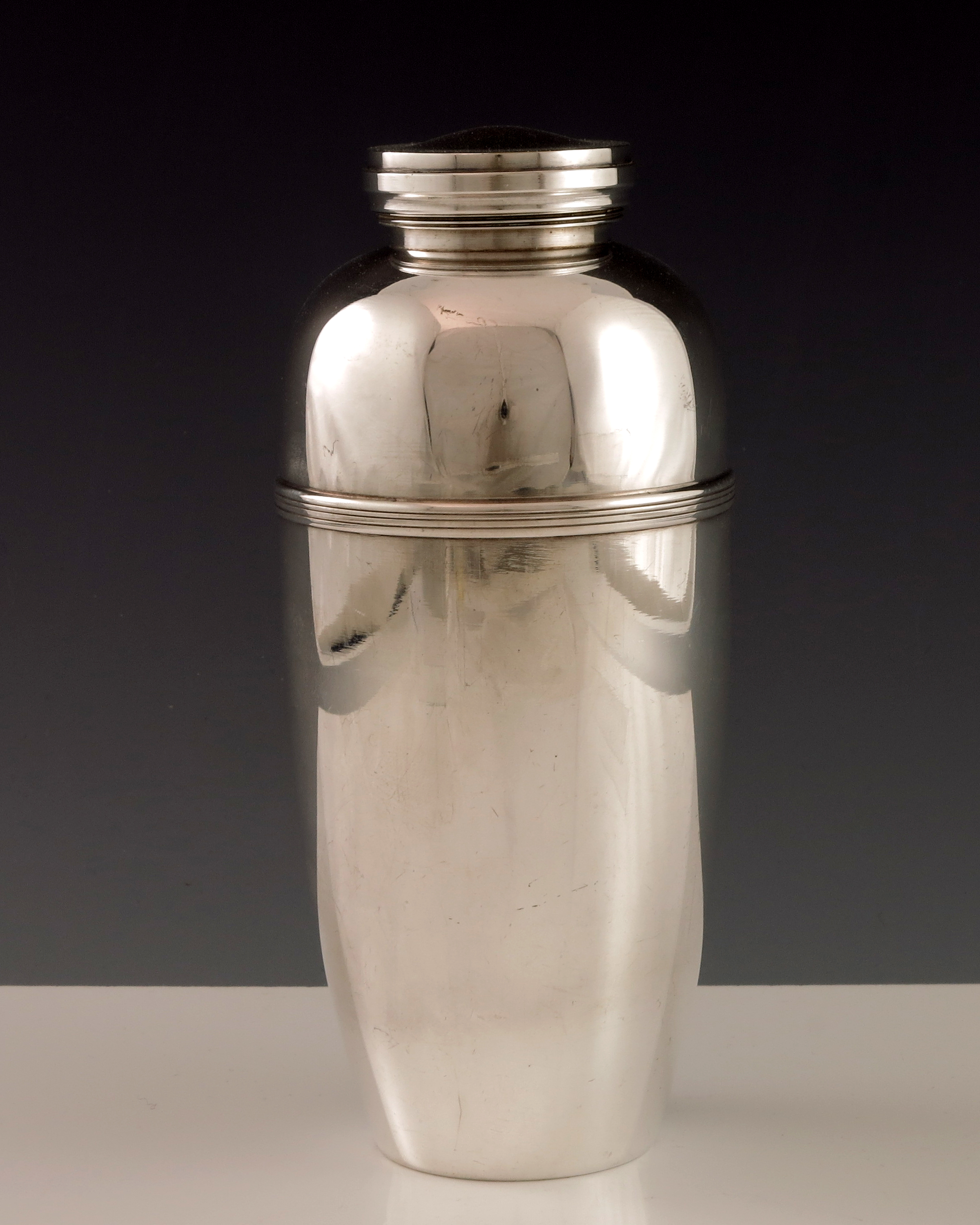 Sylvia Stave for C G Hallberg, a Scandinavian Art Deco silver plated cocktail shaker