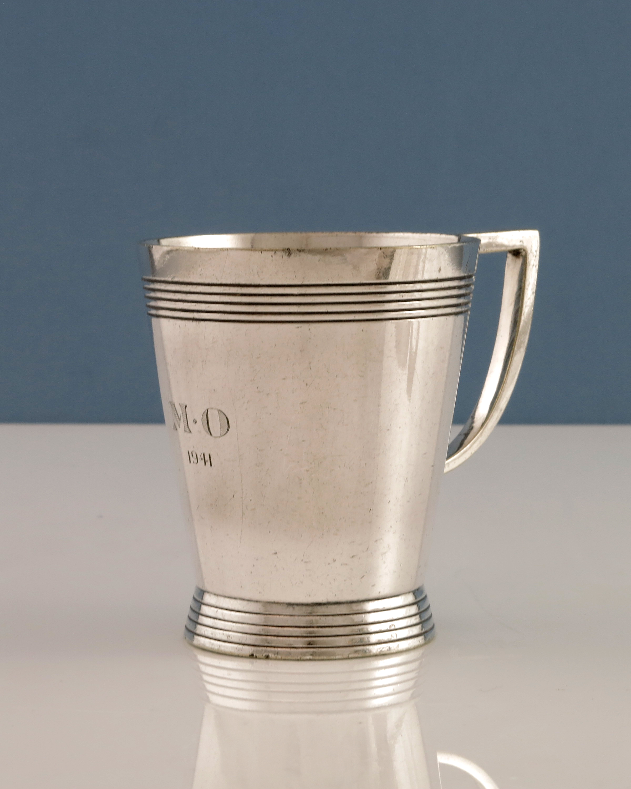 Keith Murray for Mappin and Webb, an Art Deco silver plated mug - Image 2 of 3