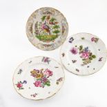 Three Samson cabinet plates, late 19th Century in the manner of Chelsea and Meissen, two moulded and
