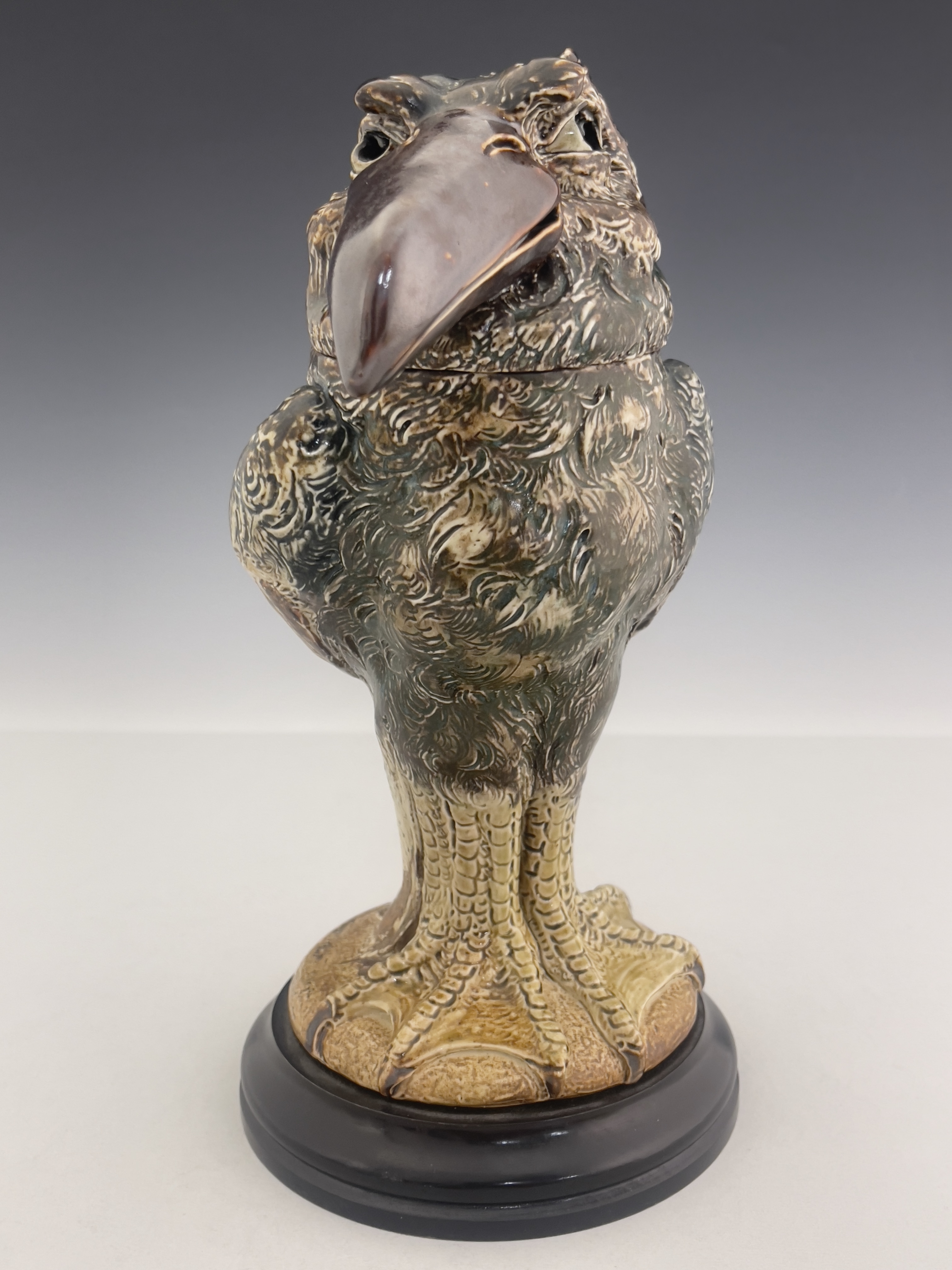 Robert Wallace Martin for Martin Brothers, a stoneware sculptural bird jar and cover - Bild 3 aus 7