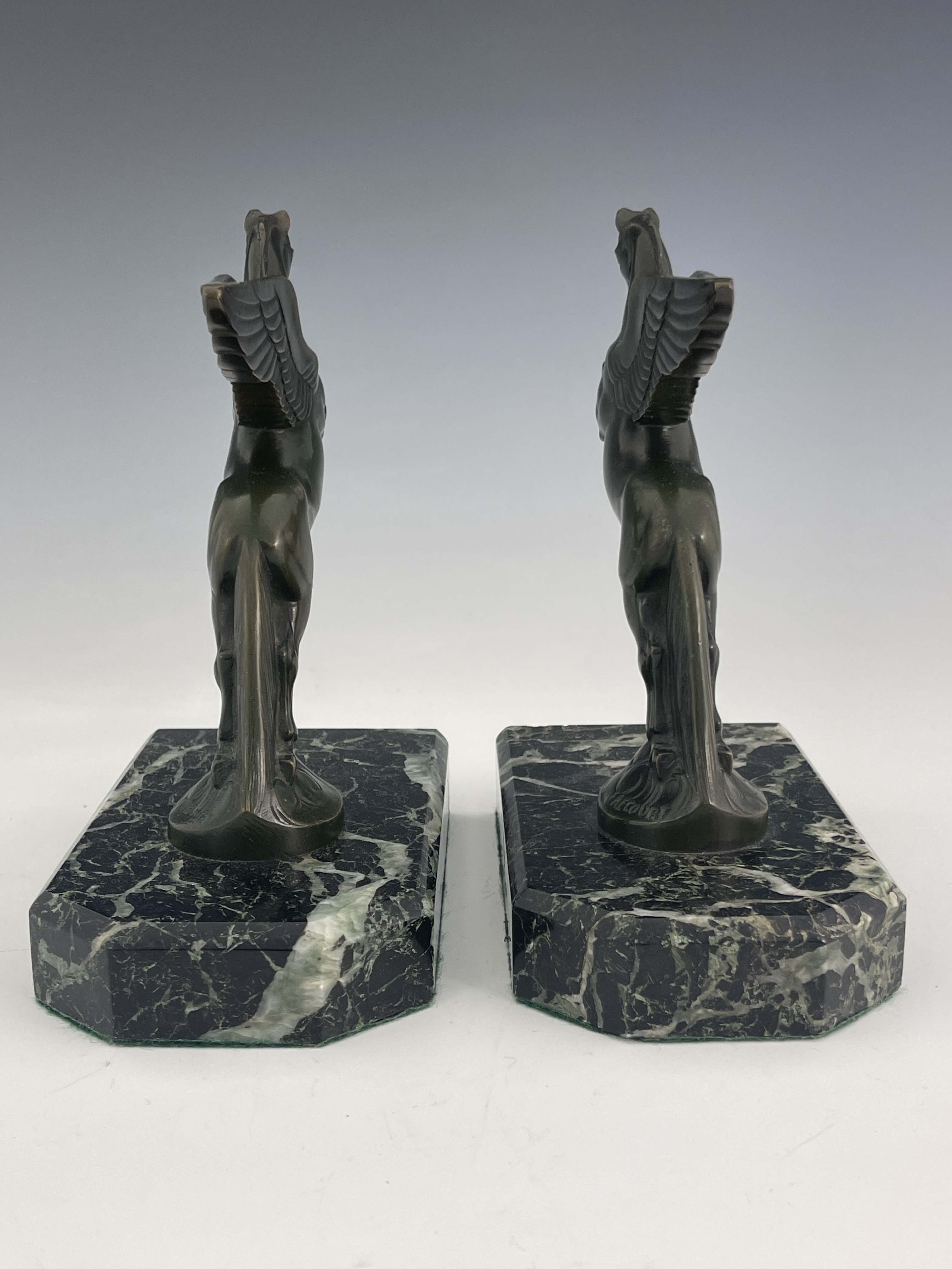 Maurice Frecourt, a pair of Art Deco bronze Pegasus bookends - Bild 5 aus 5