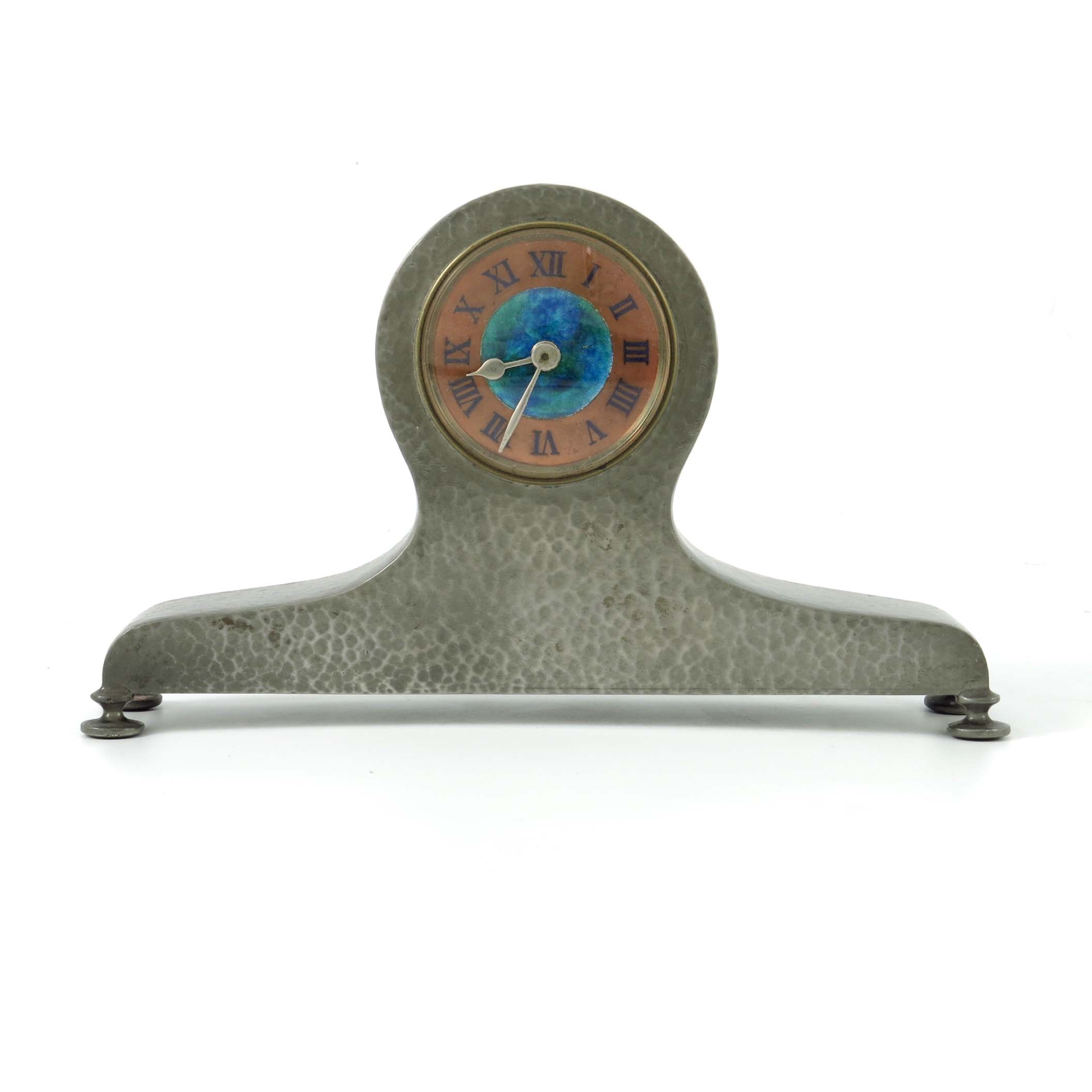 Liberty and Co., an Arts and Crafts Tudric pewter and enamelled mantle clock, model 01294, the 2 - Bild 2 aus 5