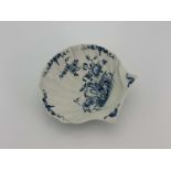 A Worcester blue and white shell dish
