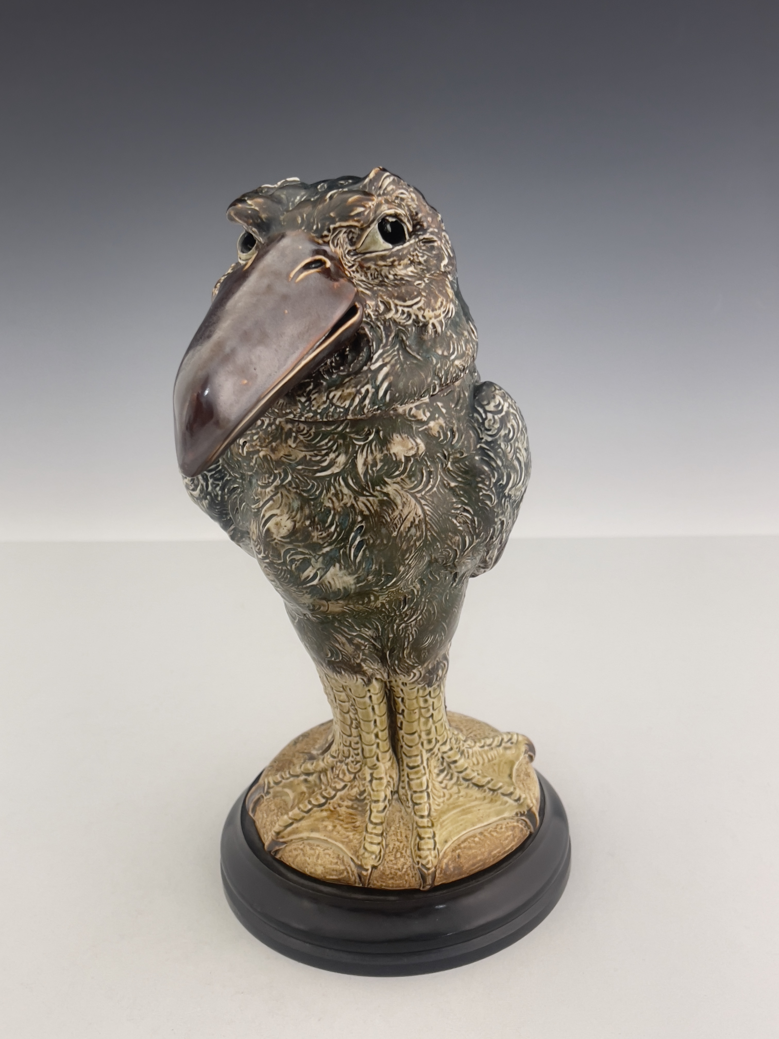 Robert Wallace Martin for Martin Brothers, a stoneware sculptural bird jar and cover - Bild 4 aus 7