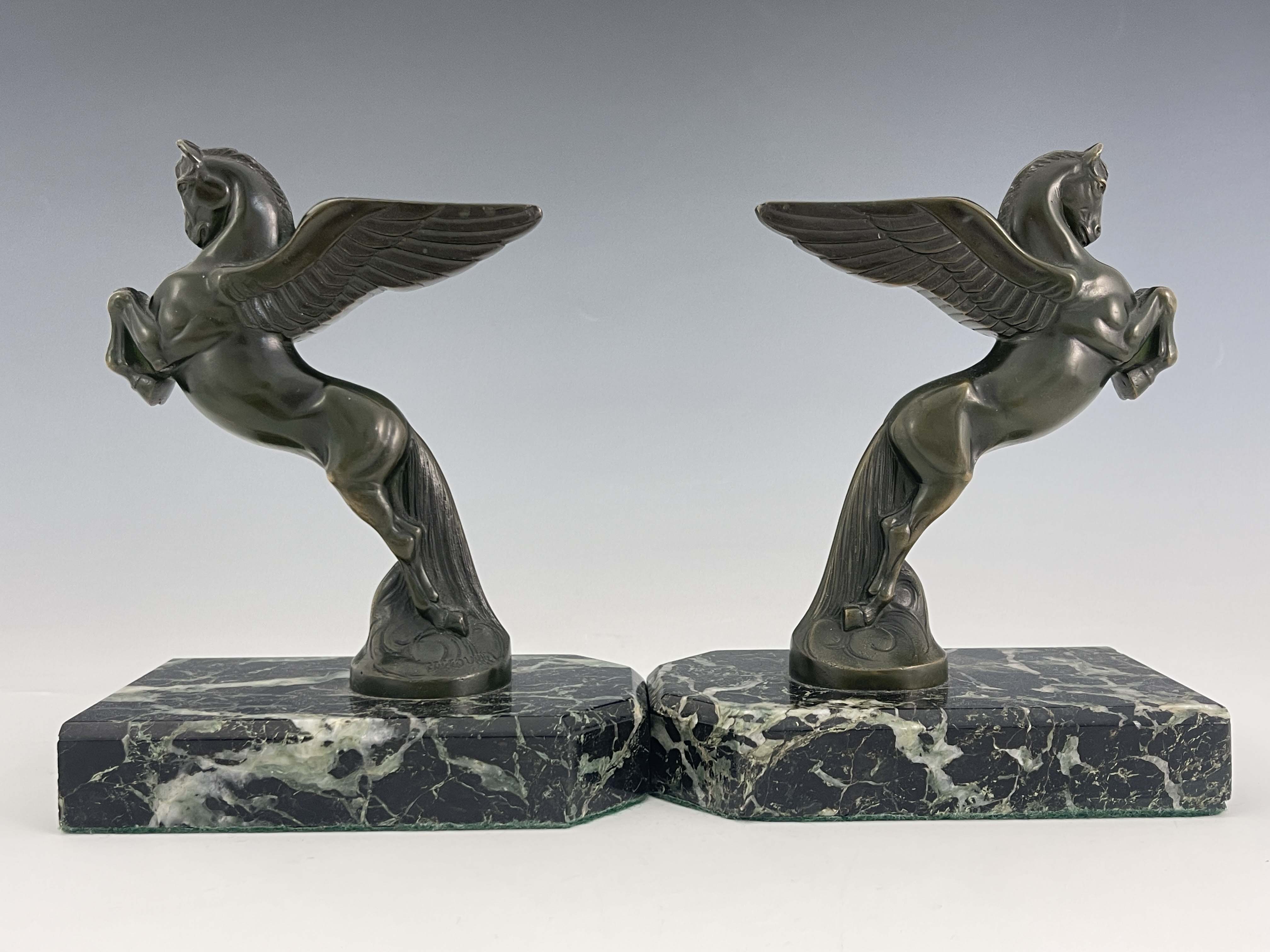 Maurice Frecourt, a pair of Art Deco bronze Pegasus bookends - Bild 3 aus 5