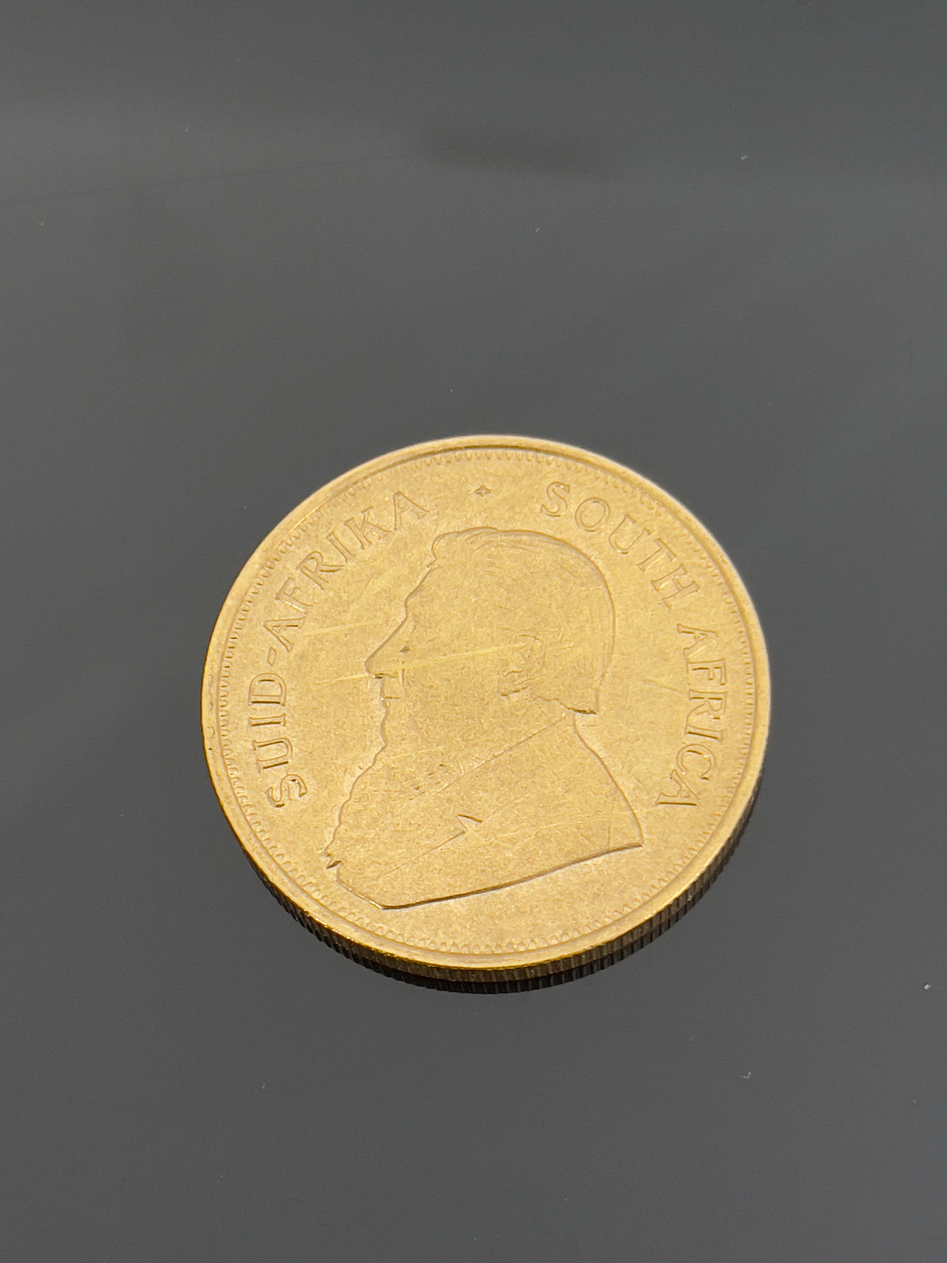 South Africa, 22ct gold Krugerrand 1975, obv. Paul Kruger bust left, rev. Springbok, 34.1g - Image 2 of 3