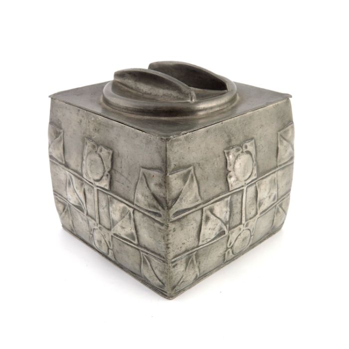 Archibald Knox for Liberty and Co., a Tudric Pewter Arts and Crafts biscuit barrel - Image 3 of 5