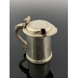 An Edwardian silver mustard pot, Elkington & Co, Birmingham 1906, cylindrical form with scroll