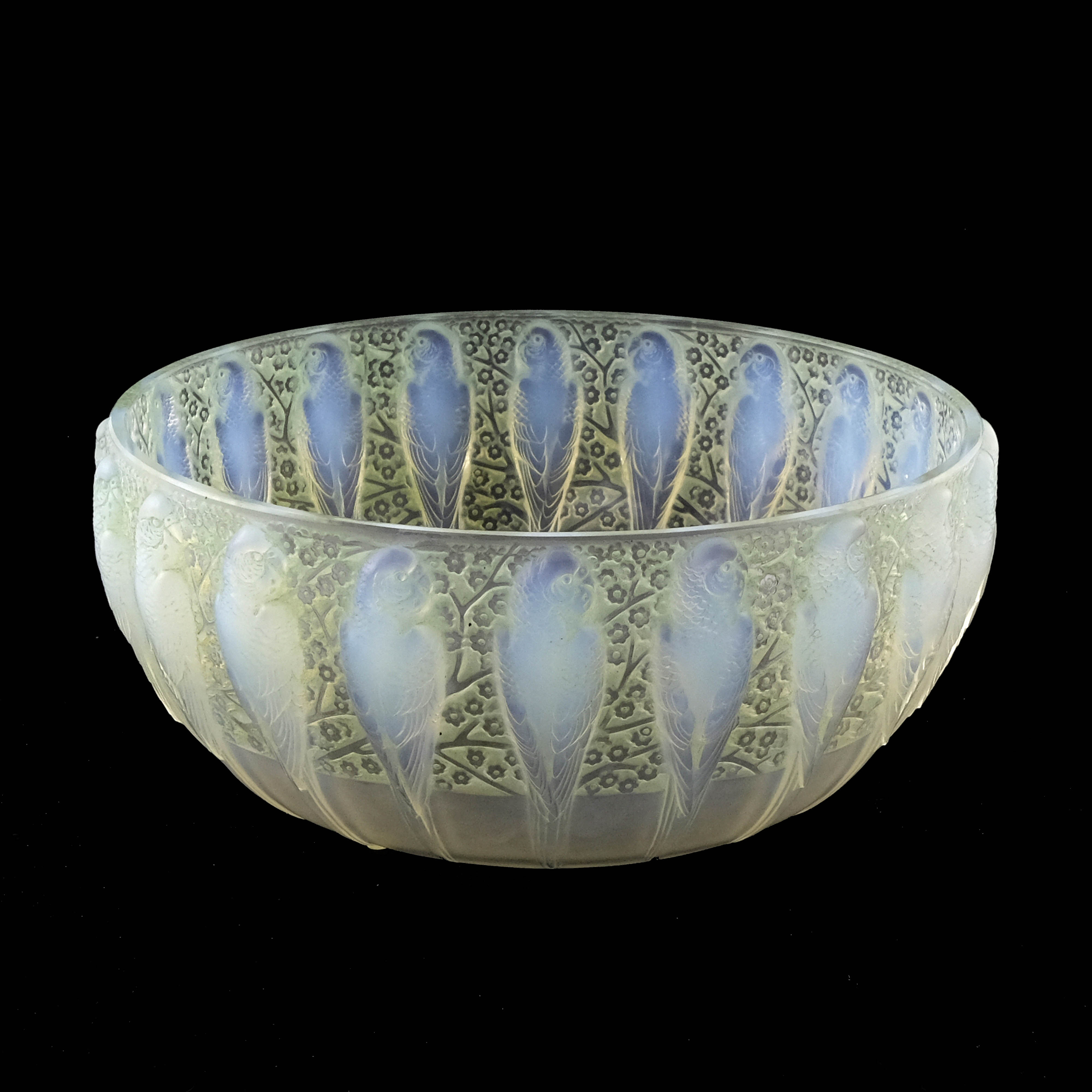 Rene Lalique, a Perruches opalescent glass bowl