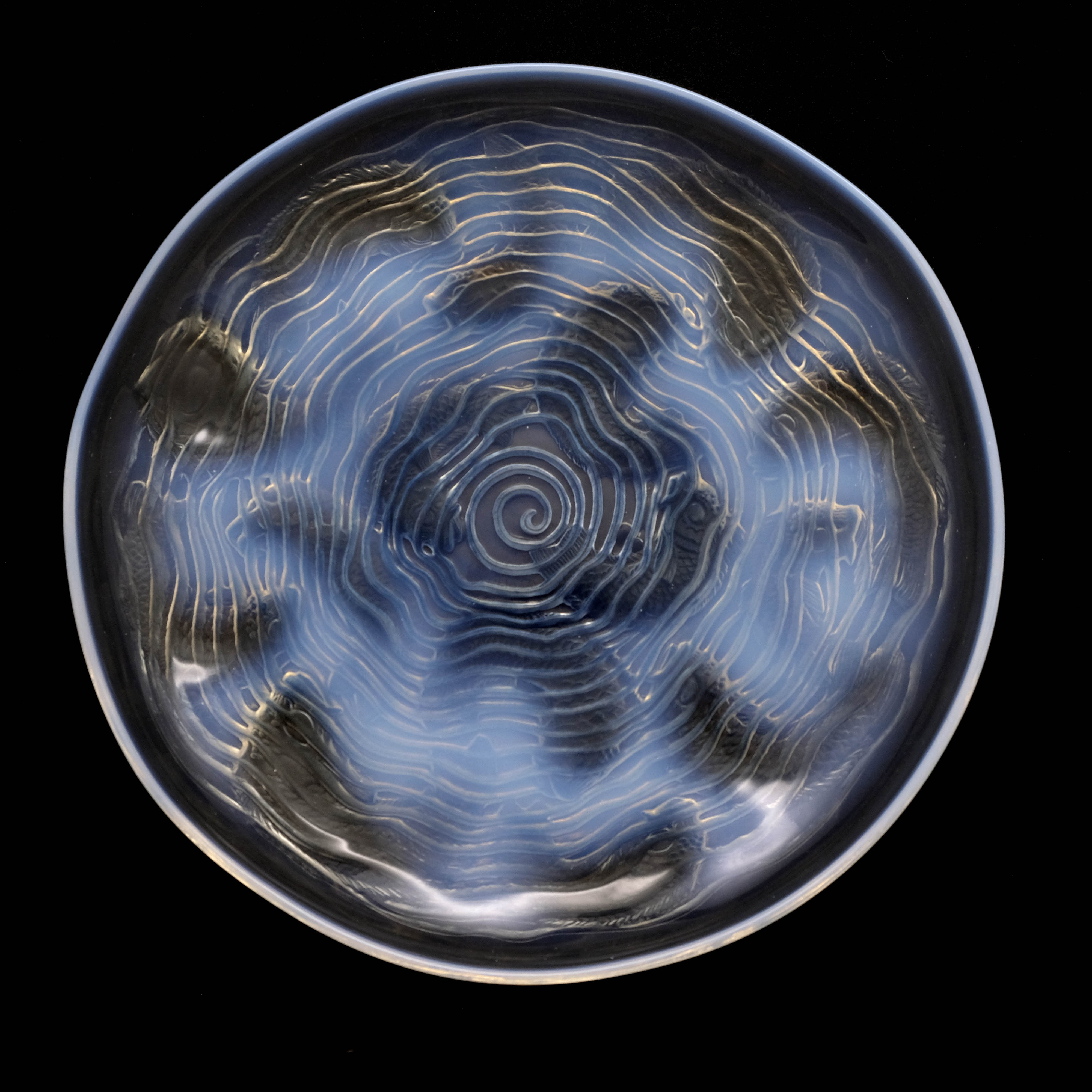 Rene Lalique, Dauphins opalescent plate, model 423