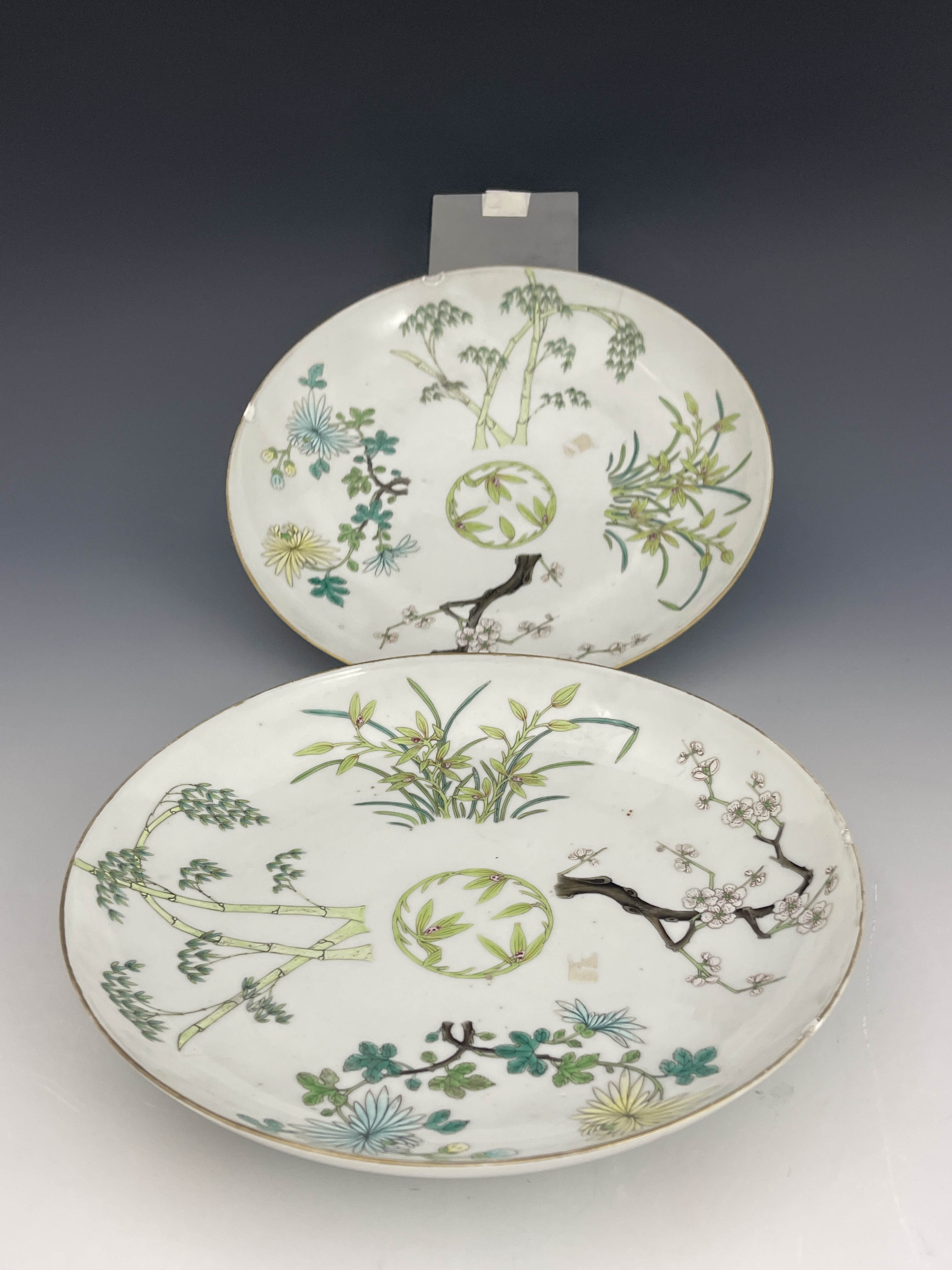 A pair of Chinese famille verte plates, Daoguang marks and probably of the period - Image 9 of 10