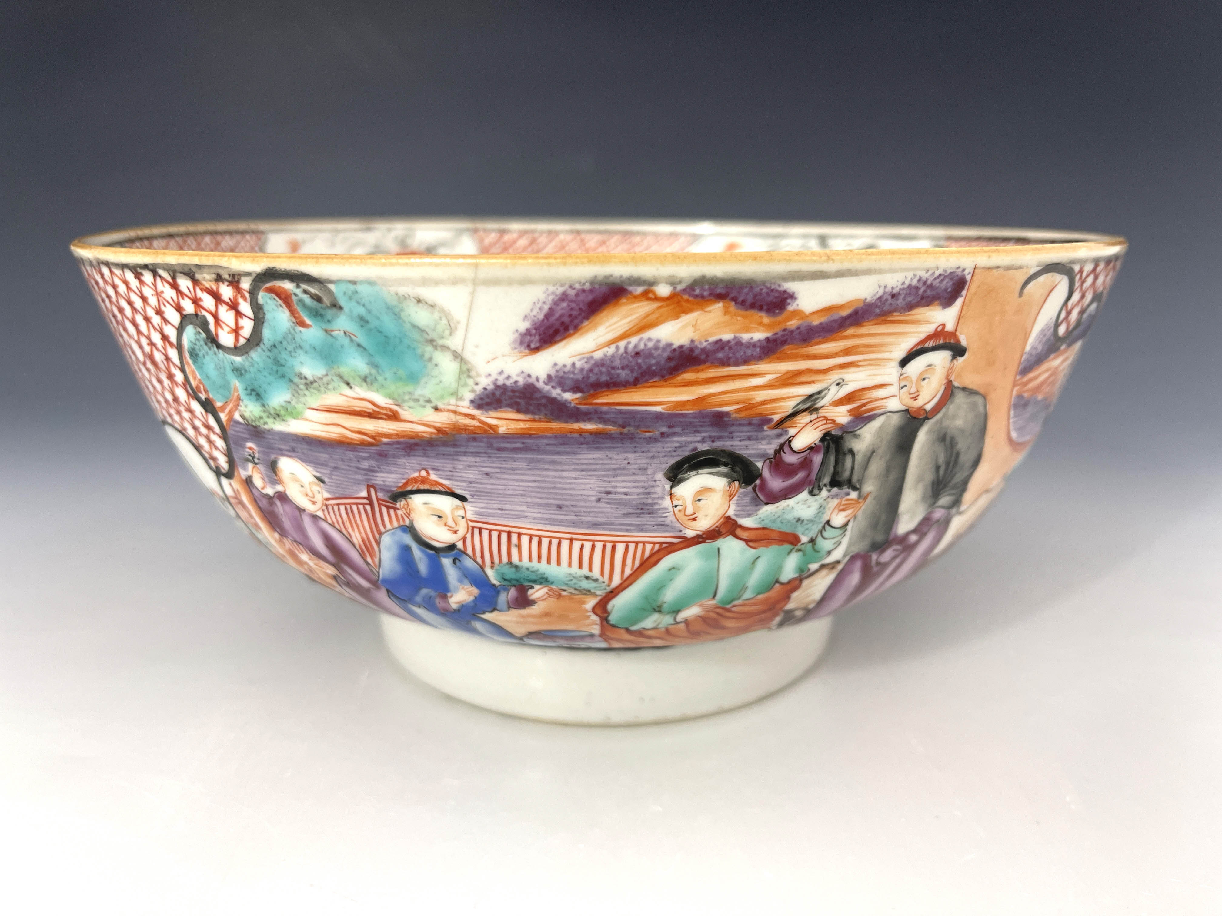 A Chinese famille rose bowl, late 18th Century, the frieze decorated with cartouche panels of - Image 4 of 8