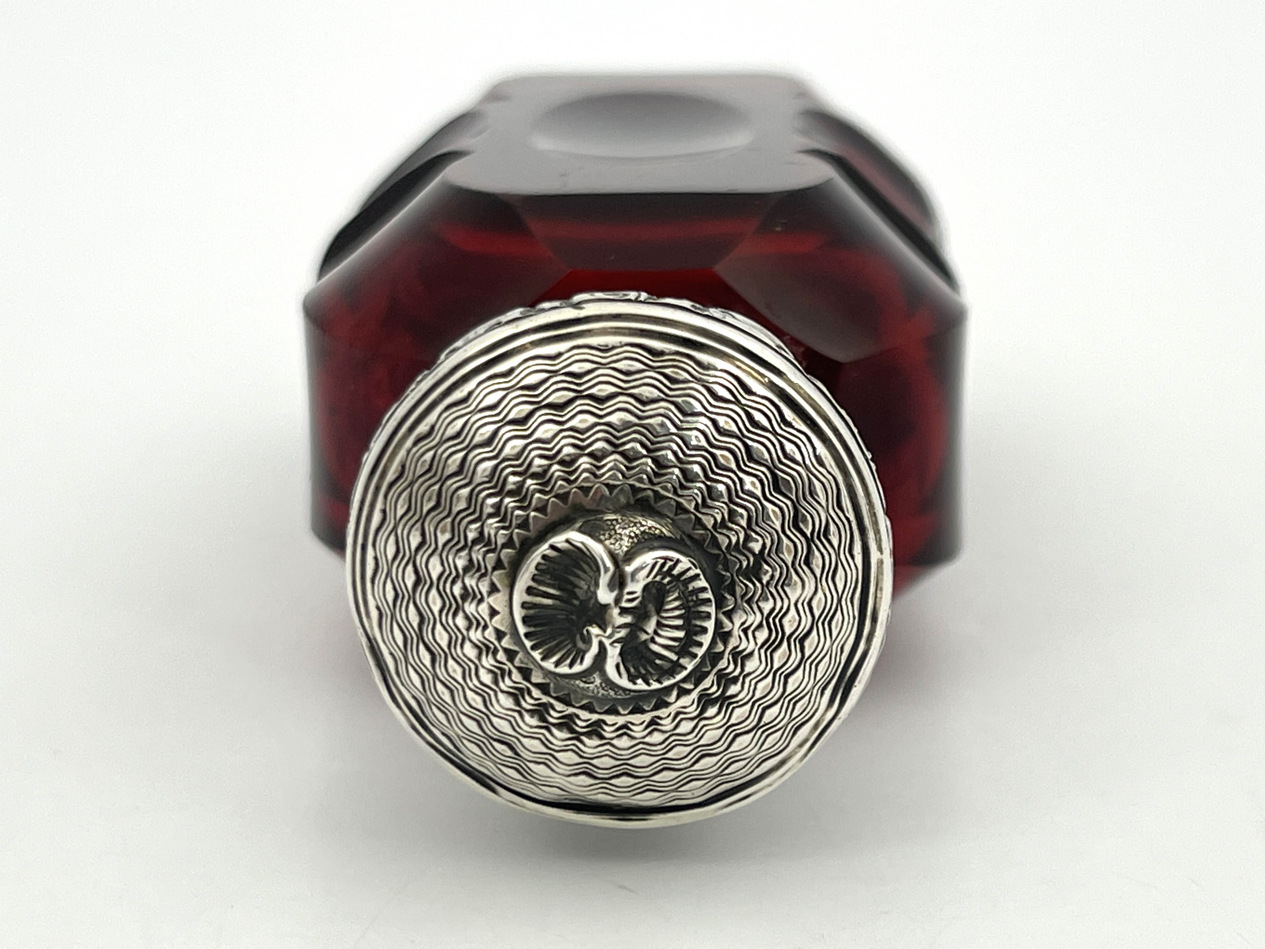 A Victorian silver mounted red glass scent bottle, circa 1840 - Image 4 of 5