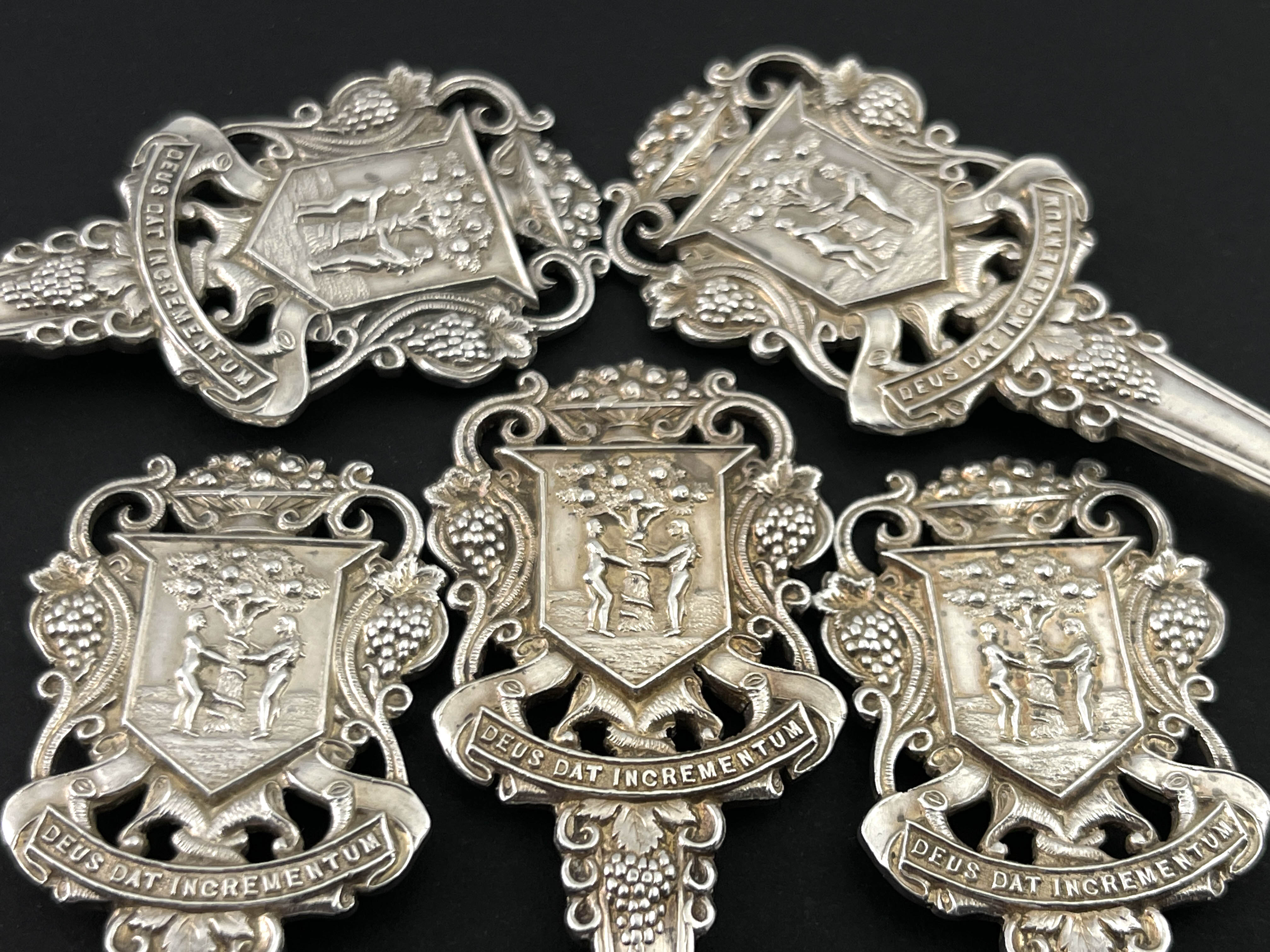 A matched set of five George V silver livery company spoons - Image 4 of 4