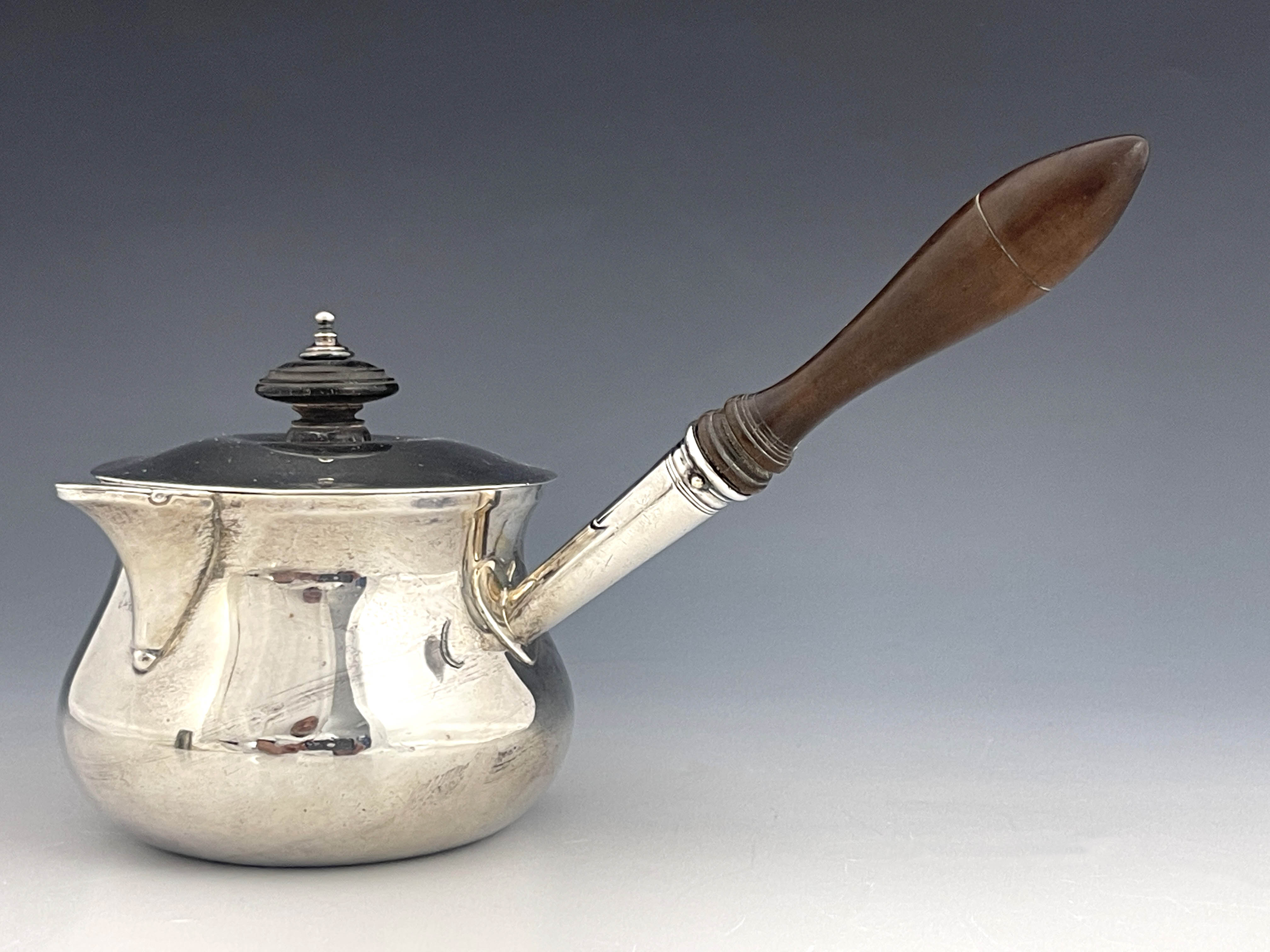 A George III silver brandy pan with lid, Robert and Samuel Hennell, London 1808 - Image 2 of 6