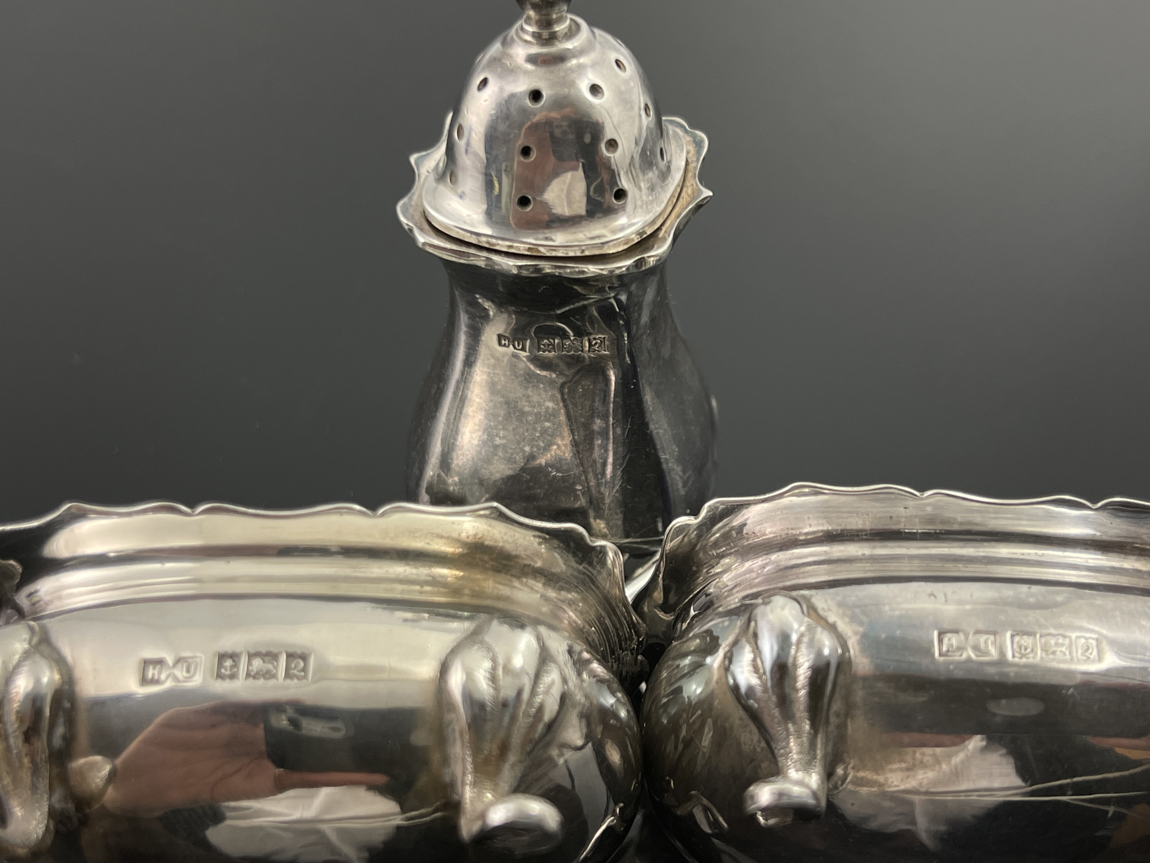 An Elizabeth II silver cruet set, BM, Birmingham 1973 - Image 3 of 4