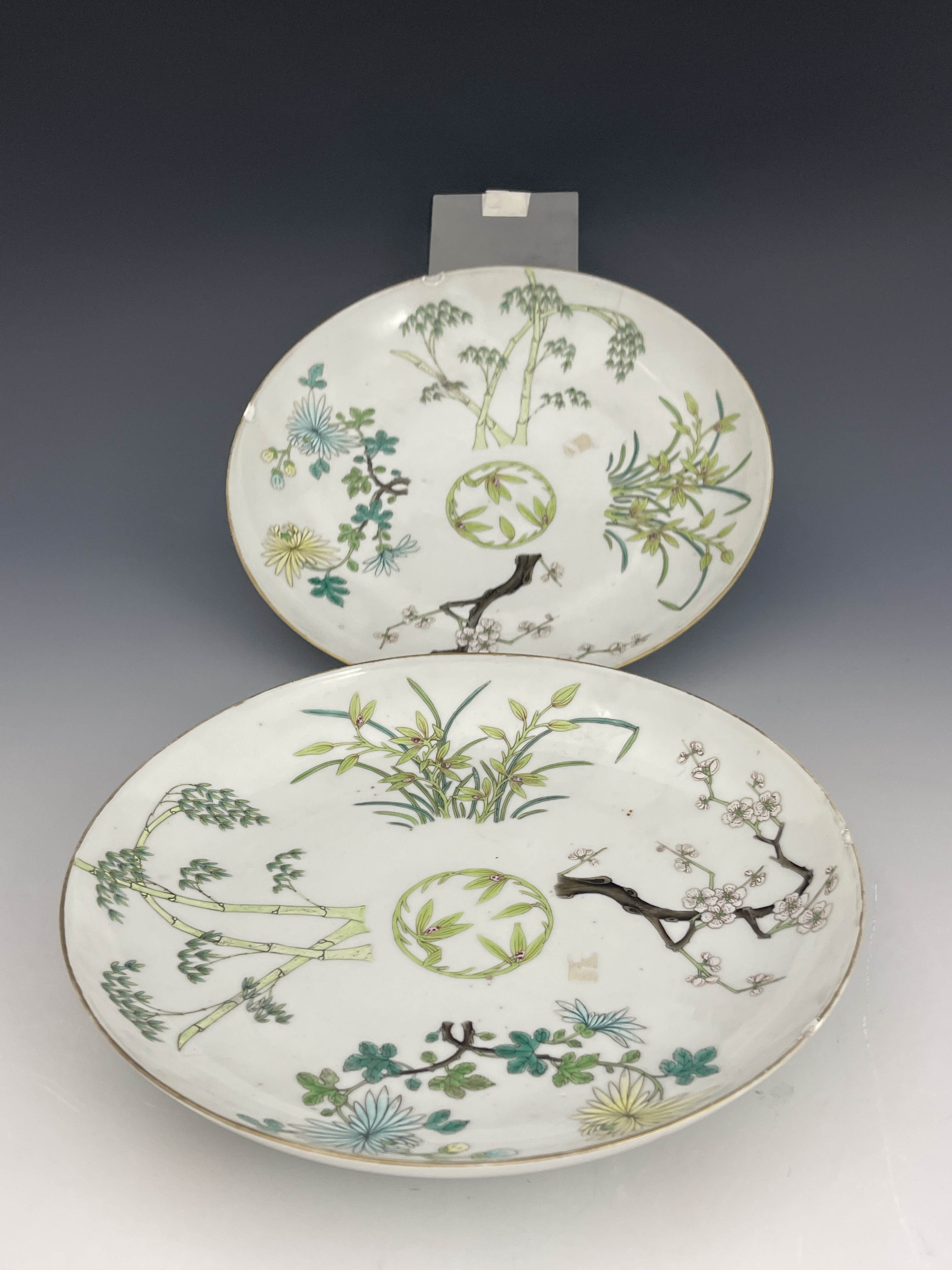 A pair of Chinese famille verte plates, Daoguang marks and probably of the period - Image 10 of 10