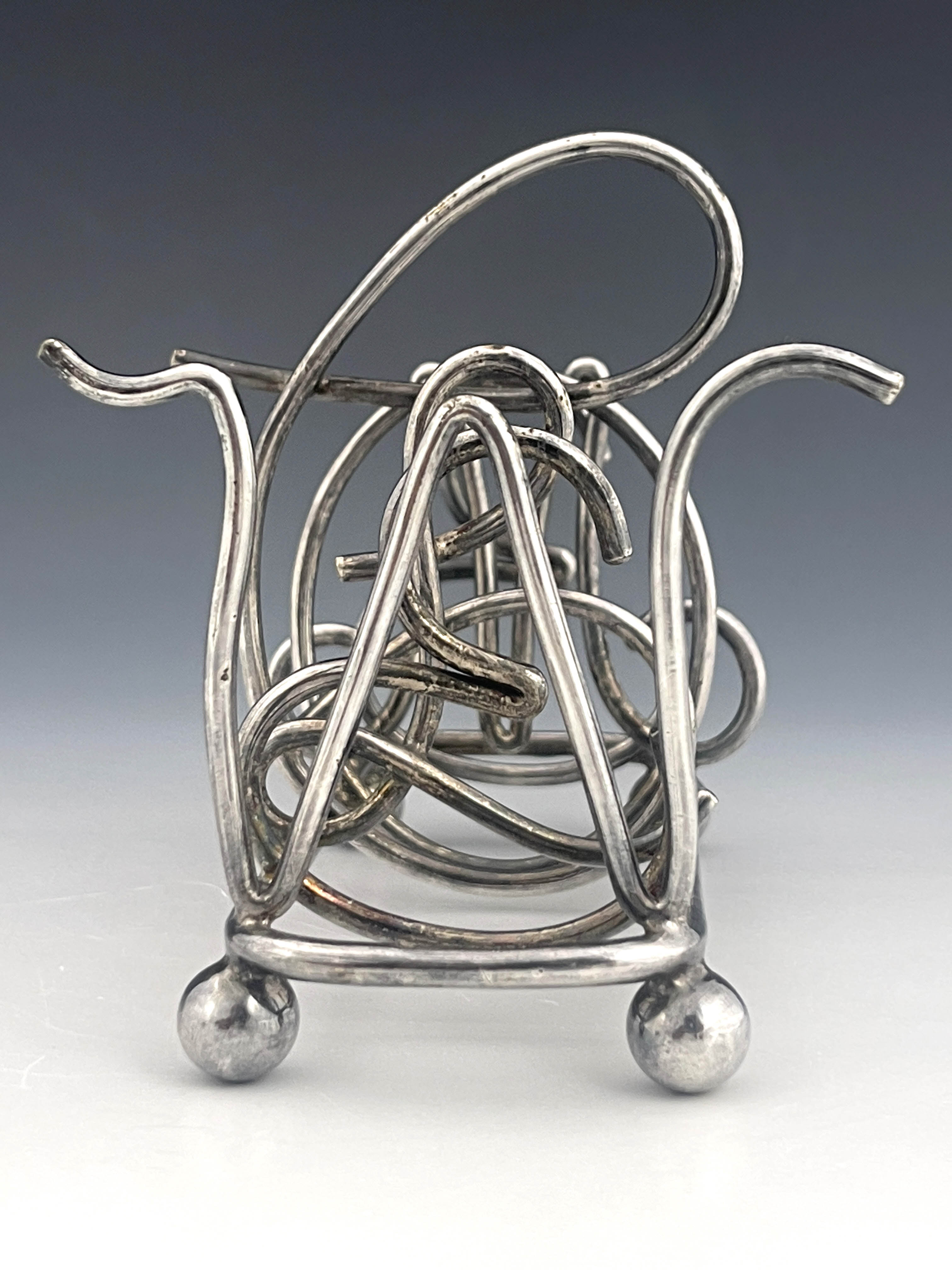 A Victorian silver plated novelty toast rack - Image 4 of 4