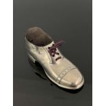 A George V novelty silver pin cushion, S Blanckensee & Son, Birmingham 1915, modelled as a shoe,
