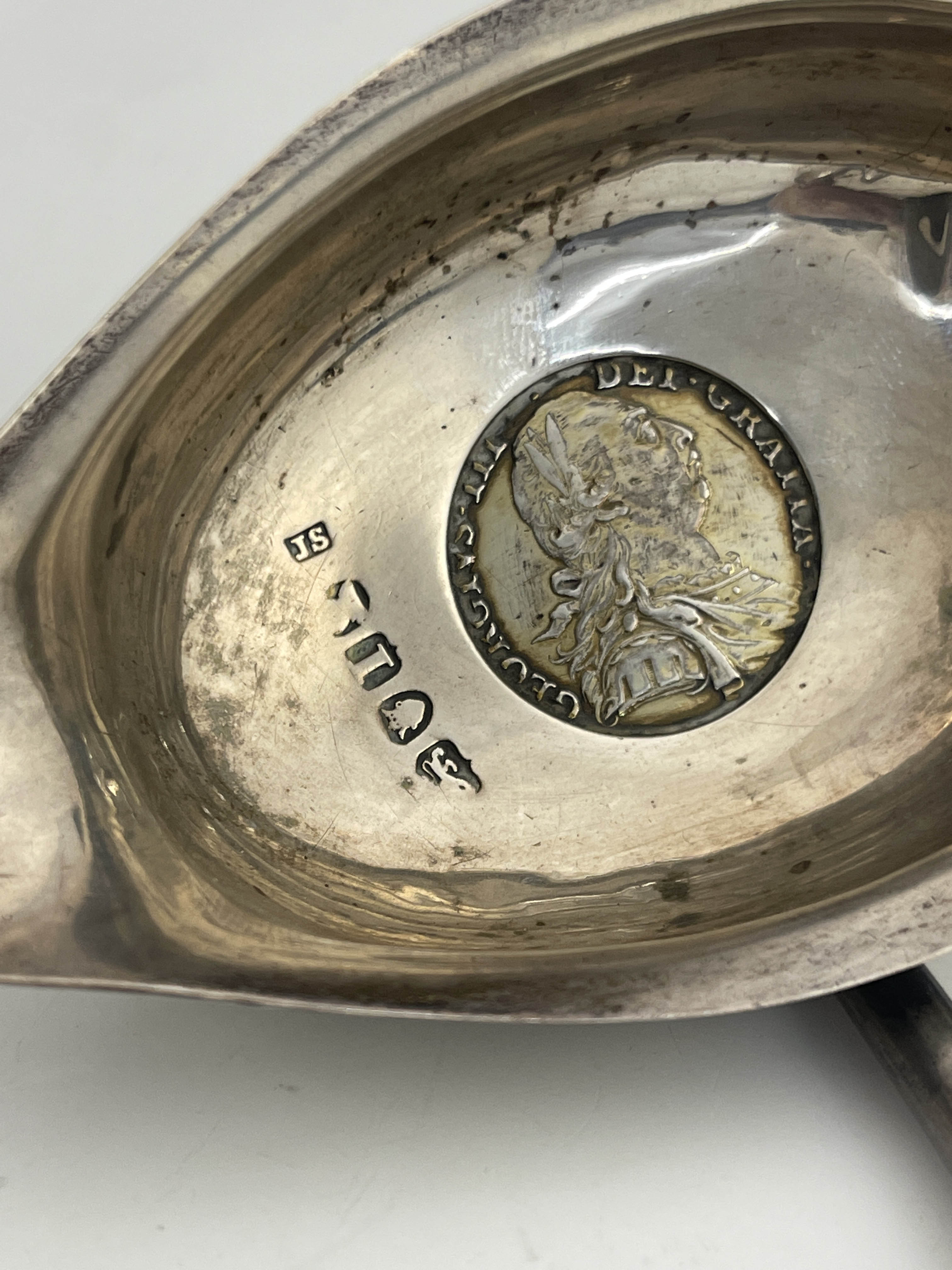 A George III silver coin set ladle, Josiah Snatt, London 1804 - Image 5 of 5