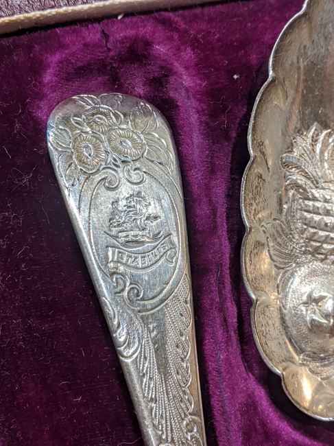 A cased set of four Georgian silver berry spoons, together with 2 cased pairs of Georgian silver - Image 5 of 5