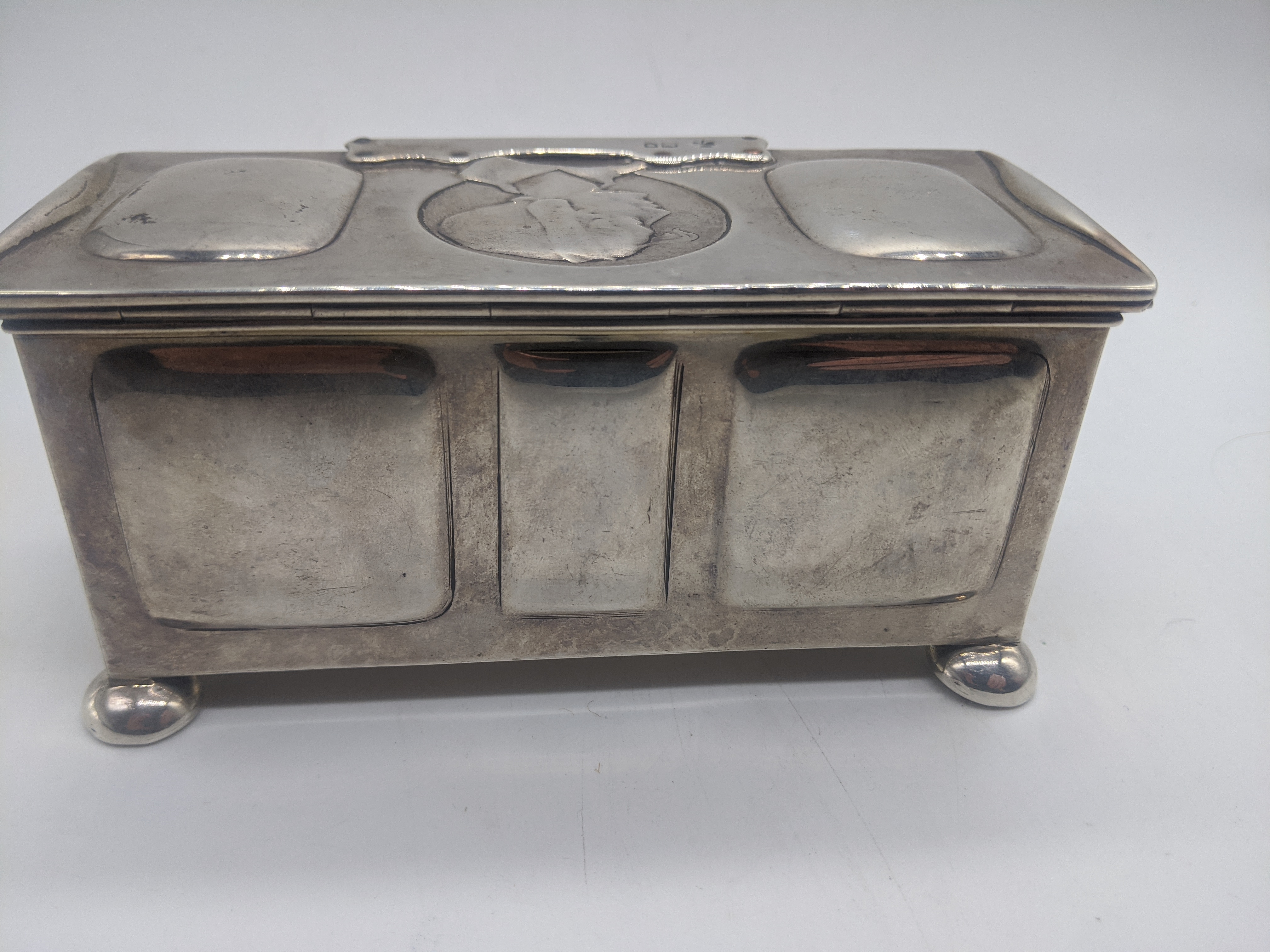 An Arts and Crafts silver box, designed by Kate Harris, the lid with embossed ladies head, - Image 6 of 7