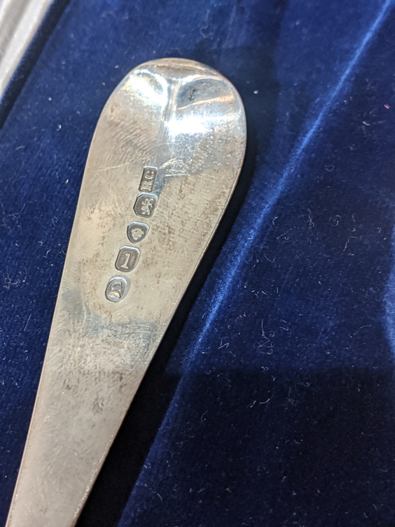 A cased set of four Georgian silver berry spoons, together with 2 cased pairs of Georgian silver - Image 3 of 5